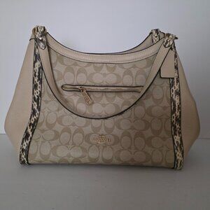 Coach Kristy Shoulder Bag Beige Signature Leather C7332